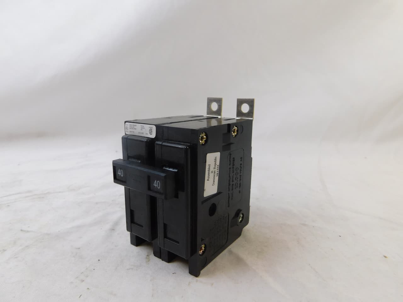 Cutler-Hammer BAB2040 BAB2040 Cutler-Hammer - Eaton BAB thermal magnetic circuit breaker,Quicklag industrial thermal-magnetic circuit breaker,Bolt-on mounting, High intensity discharge,40 A,10 kAIC,Two-pole,120/240 V,Non-Interchangeable,Q7,BAB Cutler-Hammer BAB2040 BAB2040 Cutler-Hammer - Eaton BAB thermal magnetic circuit breaker,Quicklag industrial thermal-magnetic circuit breaker,Bolt-on mounting, High intensity discharge,40 A,10 kAIC,Two-pole,120/240 V,Non-Interchangeable,Q7,BAB