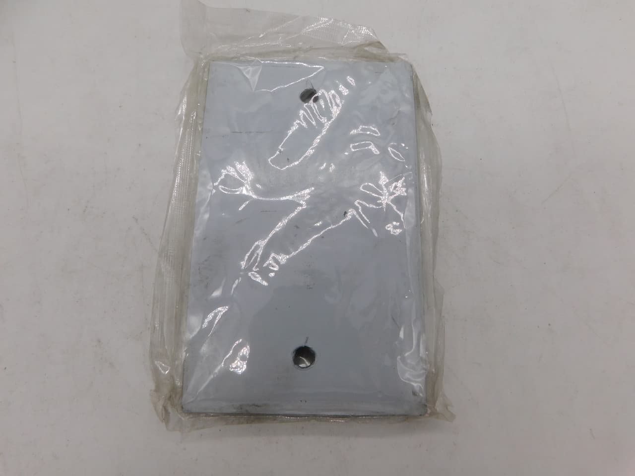 Hubbell SS13 Wallplates and Boxes, Metallic Plates, 1- Gang, Blank, Standard Size, Stainless Steel ; Ideal for highly corrosive environments ; Non-magnetic ; Protective plastic film helps to prevent scratches and damage ; Protective film helps to prevent scratches an Hubbell SS13 Wallplates and Boxes, Metallic Plates, 1- Gang, Blank, Standard Size, Stainless Steel ; Ideal for highly corrosive environments ; Non-magnetic ; Protective plastic film helps to prevent scratches and damage ; Protective film helps to prevent scratches an