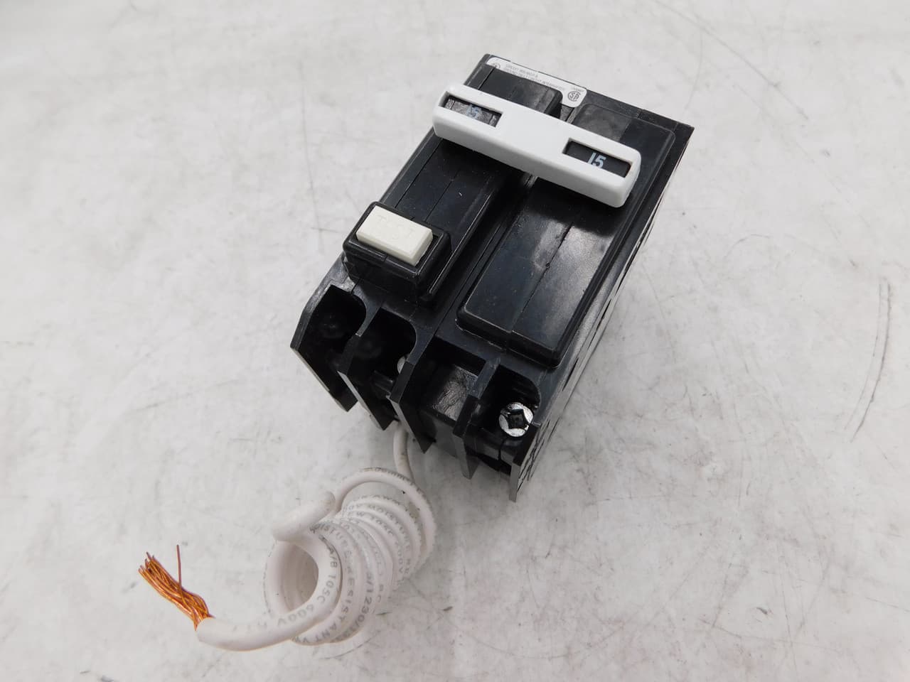 Eaton QBGFT2015 QBGFT2015 Eaton - Eaton QB GFCI circuit breaker,Ground fault circuit breaker,15A,10 kAIC,Two-pole,120/240V,Common trip,5 mA Trip sensitivity,#14–10 Cu, #12–10 Al,QBGF Eaton QBGFT2015 QBGFT2015 Eaton - Eaton QB GFCI circuit breaker,Ground fault circuit breaker,15A,10 kAIC,Two-pole,120/240V,Common trip,5 mA Trip sensitivity,#14–10 Cu, #12–10 Al,QBGF