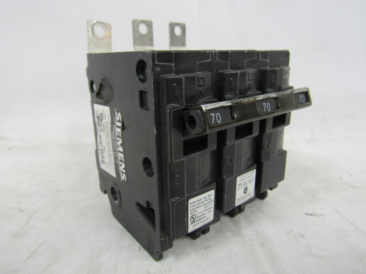 Siemens B370H 240 VAC, 70 A, 22 kA, 3-Pole, Bolt-On Mount, Molded Case, Common Trip, Thermal Magnetic Trip Unit, Branch Siemens B370H 240 VAC, 70 A, 22 kA, 3-Pole, Bolt-On Mount, Molded Case, Common Trip, Thermal Magnetic Trip Unit, Branch