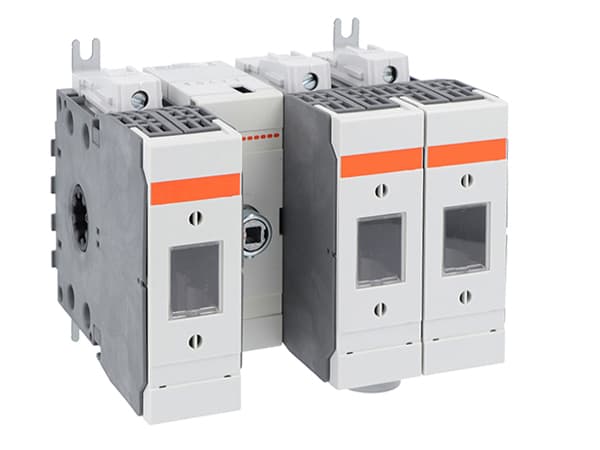 Lovato Electric GMFJ060C12 GMFJ060C12 Lovato - Three-pole disconnect switch with fuse holder (UL98). 60A. J UL fuse type. Central command pole Lovato Electric GMFJ060C12 GMFJ060C12 Lovato - Three-pole disconnect switch with fuse holder (UL98). 60A. J UL fuse type. Central command pole