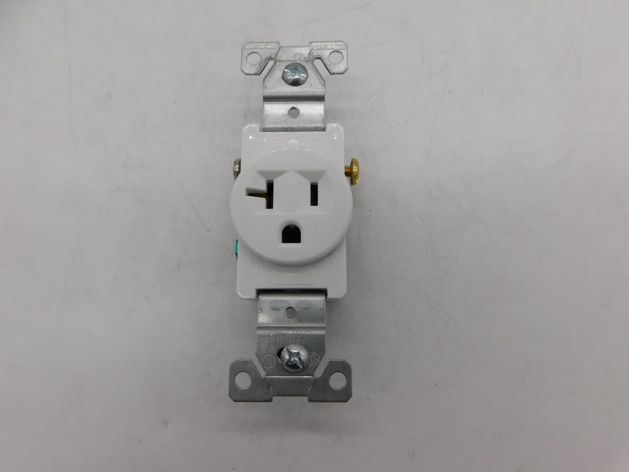 Eaton 1877W-BOX 1877W-BOX Eaton - Eaton commercial specification grade single receptacle, #14-10 AWG, 20A, Commercial, Flush, 125V, Side wire, White, Brass, Nylon face, PVC bottom, 5-20R, Single, Screw, PVC, ED Box Eaton 1877W-BOX 1877W-BOX Eaton - Eaton commercial specification grade single receptacle, #14-10 AWG, 20A, Commercial, Flush, 125V, Side wire, White, Brass, Nylon face, PVC bottom, 5-20R, Single, Screw, PVC, ED Box