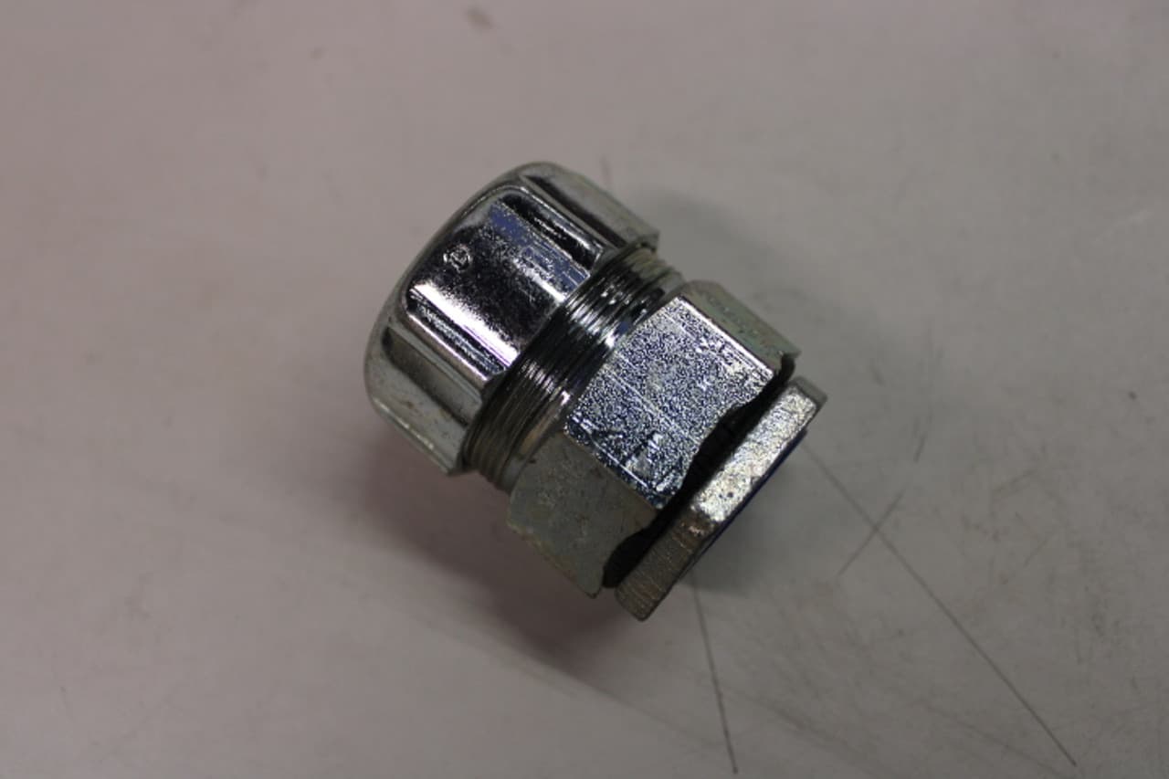 Appleton STN-100 1", Zinc Electroplated, Steel, Insulated Throat, Straight Appleton STN-100 1", Zinc Electroplated, Steel, Insulated Throat, Straight