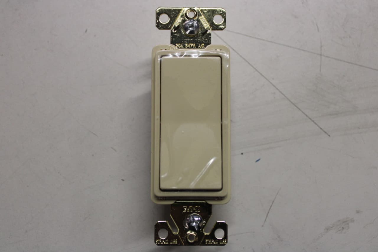 Eaton 7621-347V 347 VAC, 20 A, 1-Pole, Back/Side Wiring, Ivory, Standard Rocker, Decorator Switch Eaton 7621-347V 347 VAC, 20 A, 1-Pole, Back/Side Wiring, Ivory, Standard Rocker, Decorator Switch