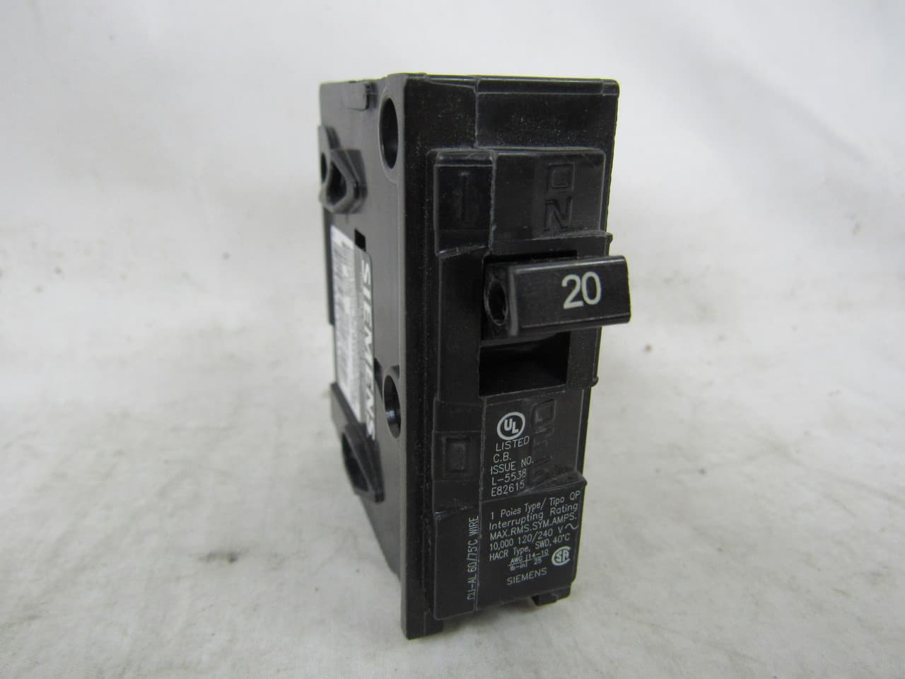 Siemens Q120 120 VAC, 20 A, 10 kA Interrupt, 1-Pole, Plug-In Mount, QP-Frame, Circuit Breaker Siemens Q120 120 VAC, 20 A, 10 kA Interrupt, 1-Pole, Plug-In Mount, QP-Frame, Circuit Breaker