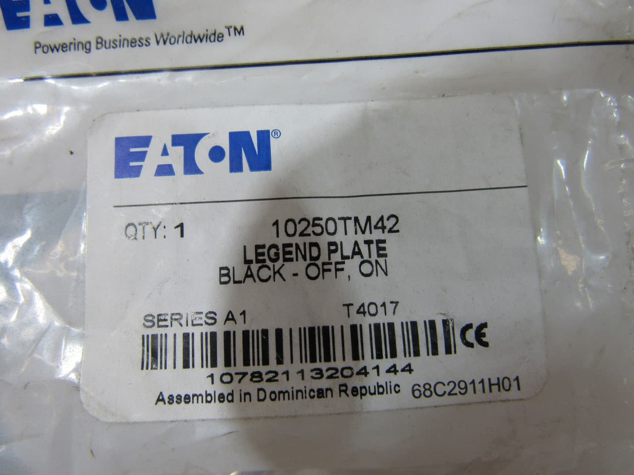 Eaton 10250TM42 10250TM42 Eaton - Eaton 10250T pushbutton legend plate, 10250T series, 1/2 Round Legend Plate, Black, Legend: OFF/ON, 5/32 In high, White letters Eaton 10250TM42 10250TM42 Eaton - Eaton 10250T pushbutton legend plate, 10250T series, 1/2 Round Legend Plate, Black, Legend: OFF/ON, 5/32 In high, White letters