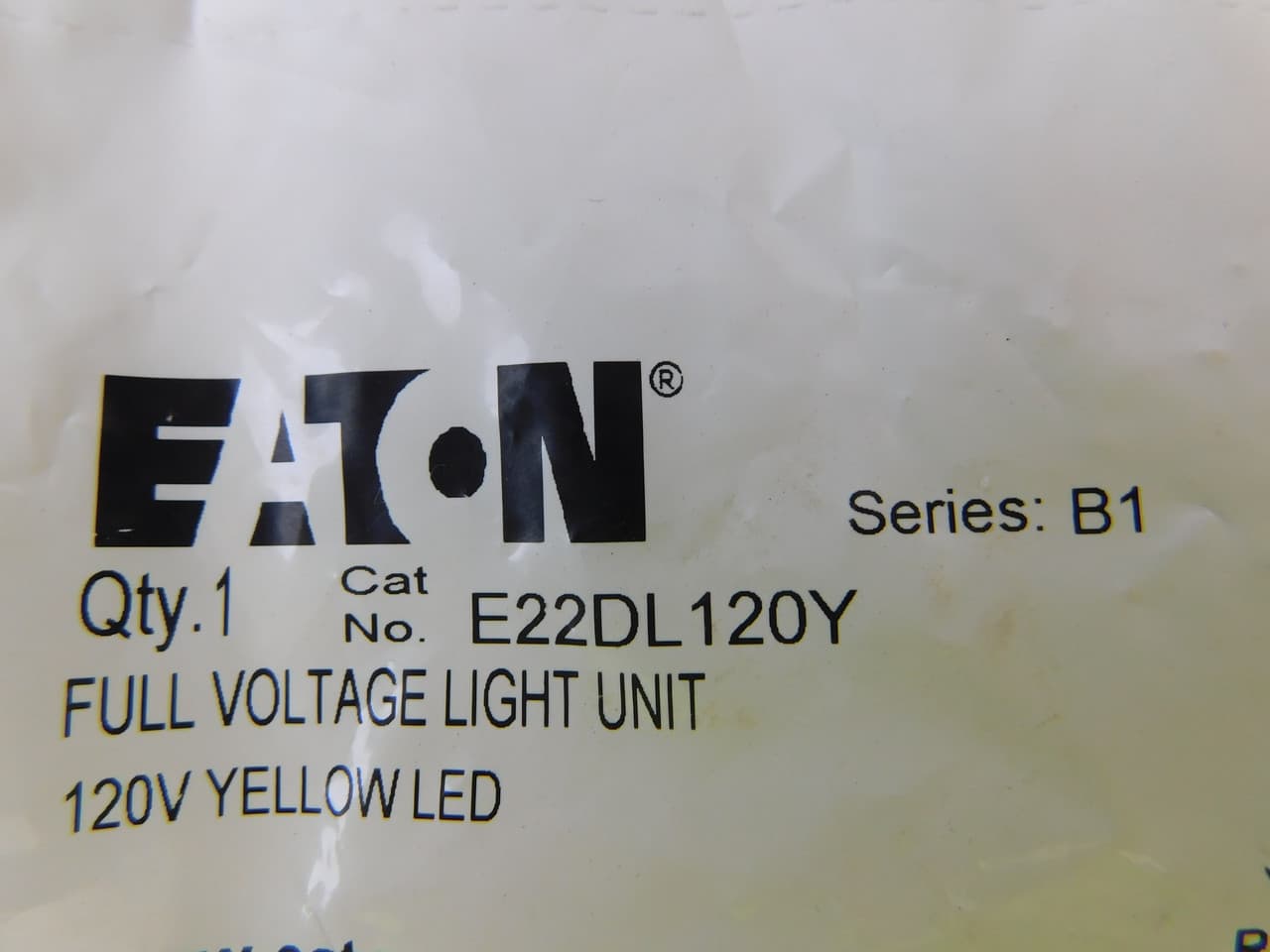Eaton E22DL120Y E22DL120Y Eaton - Eaton E22 pushbutton light unit, 22.5 mm, Non-metallic Heavy-Duty, 120 Vac, LED, full voltage, Yellow lens, Bayonet base Eaton E22DL120Y E22DL120Y Eaton - Eaton E22 pushbutton light unit, 22.5 mm, Non-metallic Heavy-Duty, 120 Vac, LED, full voltage, Yellow lens, Bayonet base