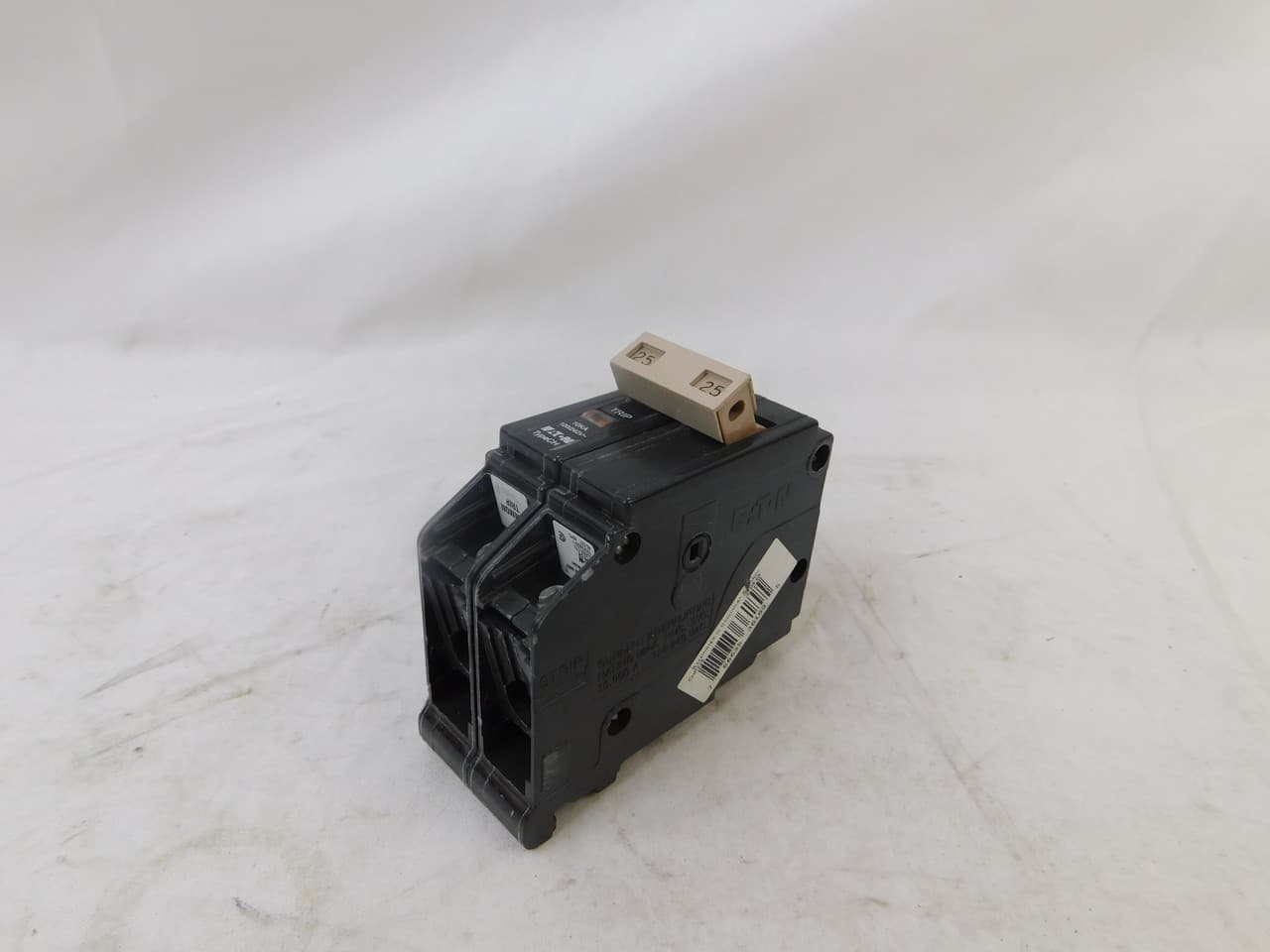 Eaton CHF225 CHF225 Eaton - Eaton CH thermal magnetic circuit breaker,Type CHF 3/4-Inch standard circuit breaker,25 A,10 kAIC,Two-pole,120/240V,CHF,Trip flag, common breaker trip,(1) #14-8 AWG, (2) #14-10 AWG Cu/Al,CHF,Type CH Loadcenters Eaton CHF225 CHF225 Eaton - Eaton CH thermal magnetic circuit breaker,Type CHF 3/4-Inch standard circuit breaker,25 A,10 kAIC,Two-pole,120/240V,CHF,Trip flag, common breaker trip,(1) #14-8 AWG, (2) #14-10 AWG Cu/Al,CHF,Type CH Loadcenters