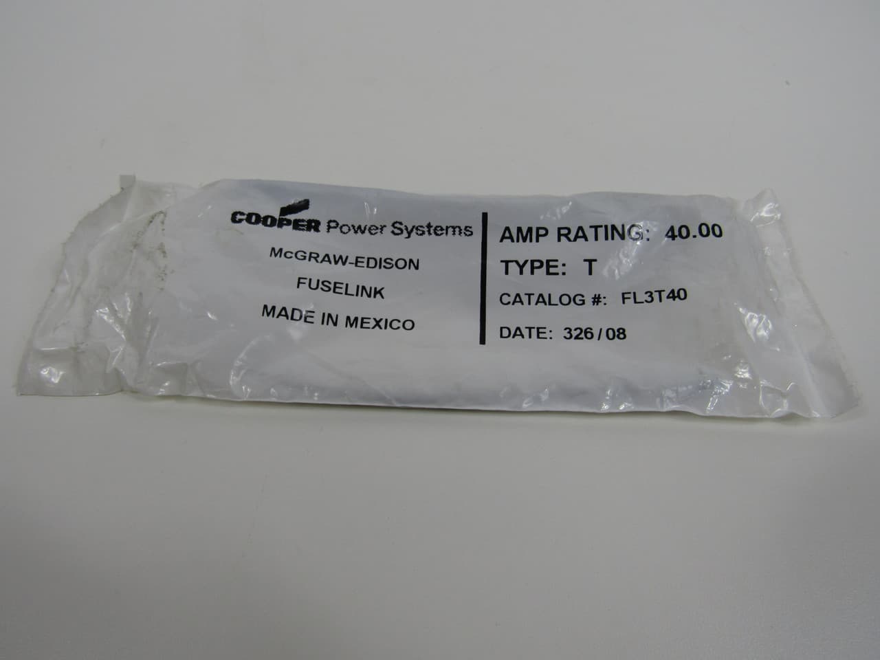 Eaton FL3T40 0.75" x 23", 27 kV, 40 A, EEI-NEMA Cutout Mount, Removable Button Head, Time Delay, Slow Acting, Type T Eaton FL3T40 0.75" x 23", 27 kV, 40 A, EEI-NEMA Cutout Mount, Removable Button Head, Time Delay, Slow Acting, Type T
