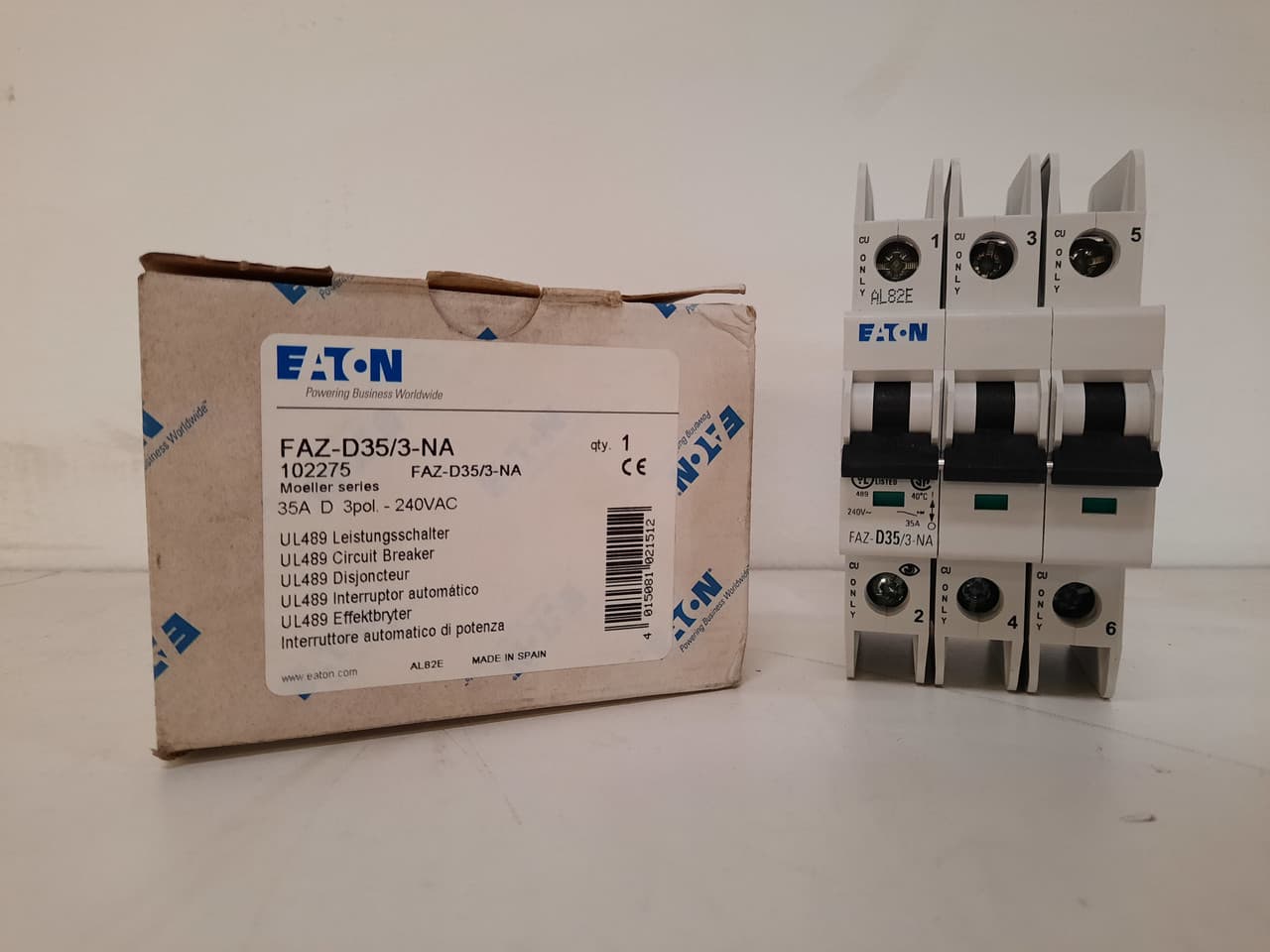 Eaton FAZ-D35/3-NA 277/480 VAC 50/60 Hz, 35 A, 3-Pole, 10/14 kA, 10 to 20 x Rated Current, Screw Terminal, DIN Rail Mount, Standard Packaging, D-Curve, Current Limiting, Thermal Magnetic Eaton FAZ-D35/3-NA 277/480 VAC 50/60 Hz, 35 A, 3-Pole, 10/14 kA, 10 to 20 x Rated Current, Screw Terminal, DIN Rail Mount, Standard Packaging, D-Curve, Current Limiting, Thermal Magnetic