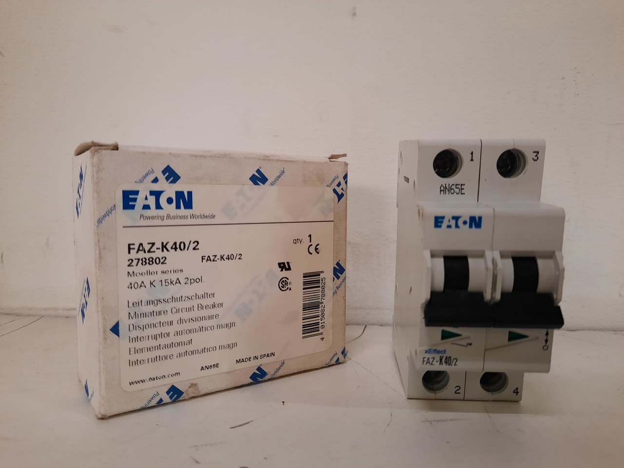 Eaton FAZ-K40/2 277/480 VAC 50/60 Hz, 40 A, 2-Pole, 10 kA, 8 to 12 x Rated Current, Line/Load Terminal, DIN Rail Mount, Standard Packaging, K-Curve, Current Limiting, Thermal Magnetic Eaton FAZ-K40/2 277/480 VAC 50/60 Hz, 40 A, 2-Pole, 10 kA, 8 to 12 x Rated Current, Line/Load Terminal, DIN Rail Mount, Standard Packaging, K-Curve, Current Limiting, Thermal Magnetic