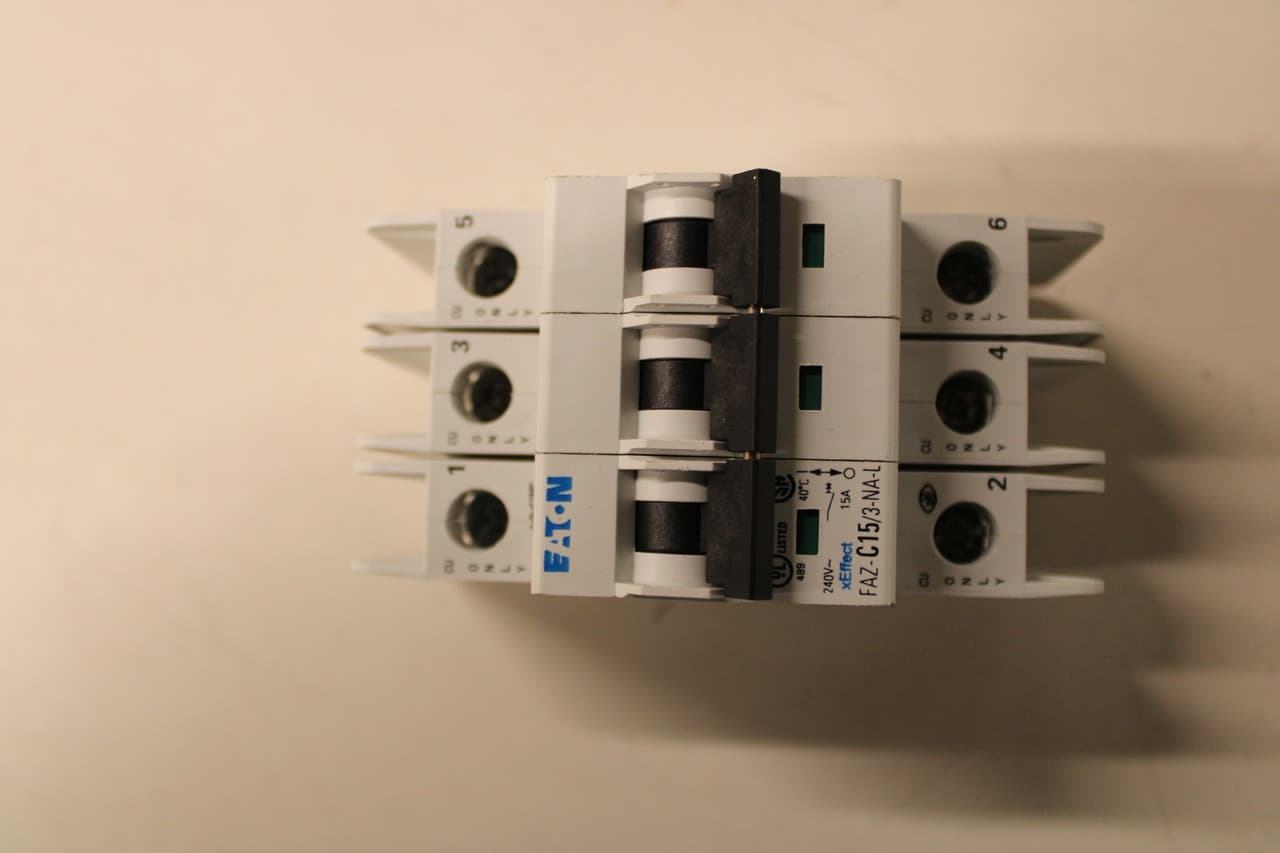 Eaton FAZ-C15/3-NA-L Miniature circuir breaker, 3 pole, 15 A, C trip curve, 240 VAC, screw terminals, UL489 Eaton FAZ-C15/3-NA-L Miniature circuir breaker, 3 pole, 15 A, C trip curve, 240 VAC, screw terminals, UL489