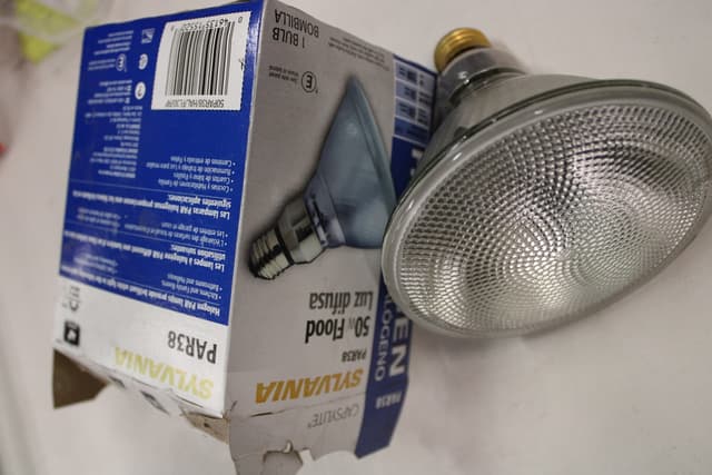 50PAR38/HAL/FL30/RP Part Image. Manufactured by Sylvania.