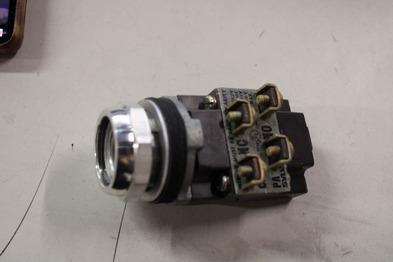 Sylvania T8A-3-PA Sylvania T8A-3-PA Pushbuttons EA Sylvania T8A-3-PA Sylvania T8A-3-PA Pushbuttons EA