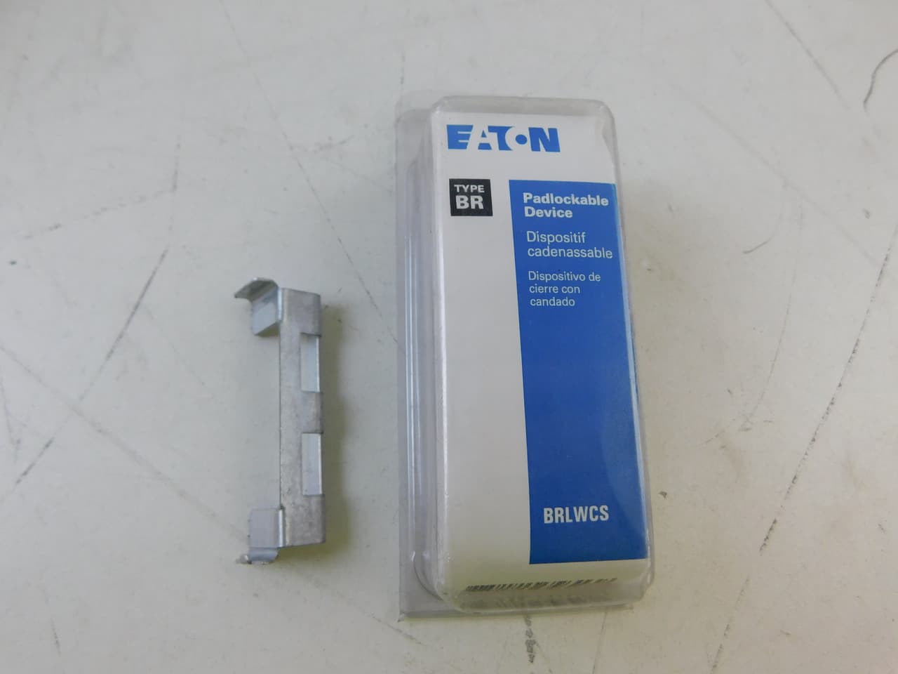 Eaton BRLWCS BRLWCS Eaton - Eaton BR 1-Inch Circuit Breaker Accessory - Padlockable Handle Device,Clamshell pack,Padlockable Handle Device,BR,Single-pole, two-pole, three-pole,1 in,Quantity: 6,Type BR loadcenters Eaton BRLWCS BRLWCS Eaton - Eaton BR 1-Inch Circuit Breaker Accessory - Padlockable Handle Device,Clamshell pack,Padlockable Handle Device,BR,Single-pole, two-pole, three-pole,1 in,Quantity: 6,Type BR loadcenters