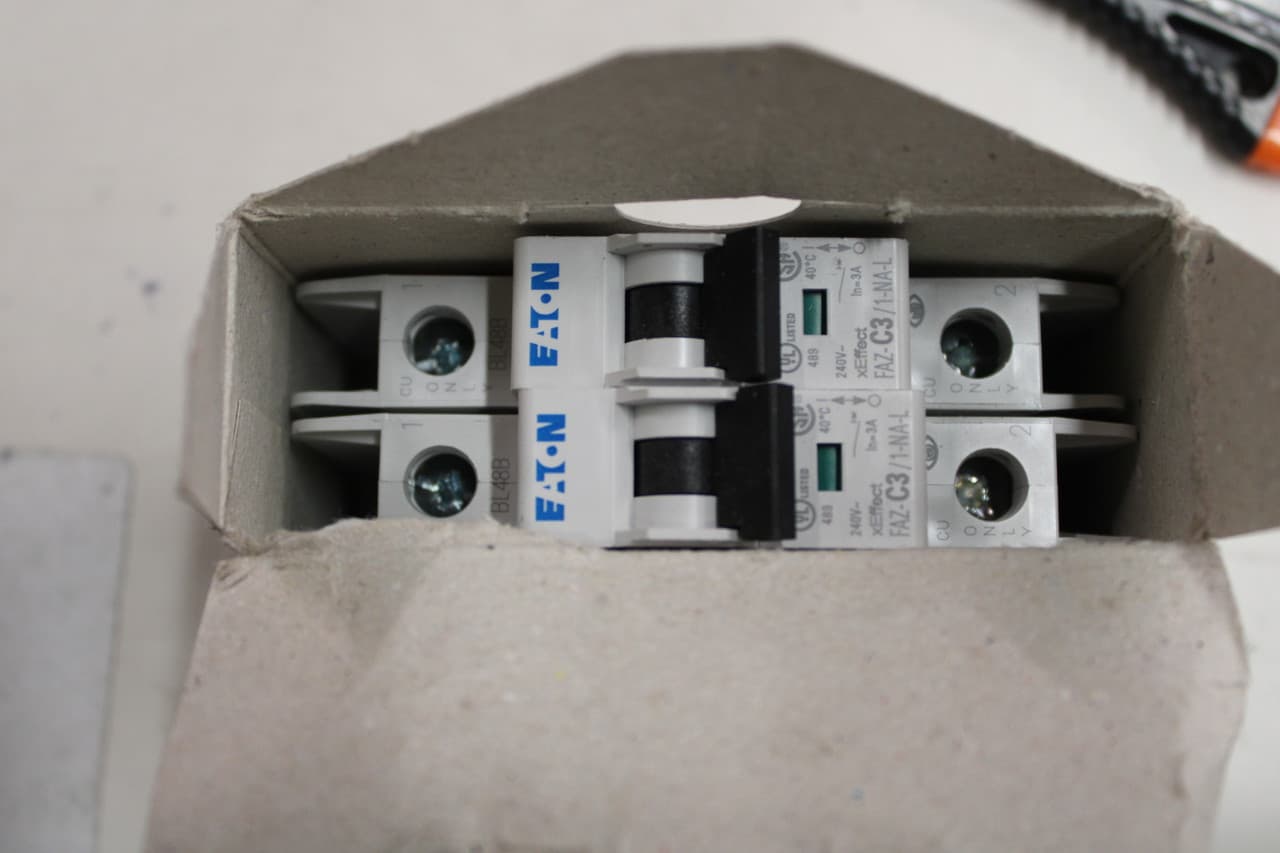 Eaton FAZ-C3/1-NA-L Miniature circuir breaker, 1 pole, 3 A, C trip curve, 240 VAC, screw terminals, UL489 Eaton FAZ-C3/1-NA-L Miniature circuir breaker, 1 pole, 3 A, C trip curve, 240 VAC, screw terminals, UL489