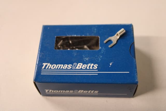 B14-8FL Part Image. Manufactured by Thomas & Betts.