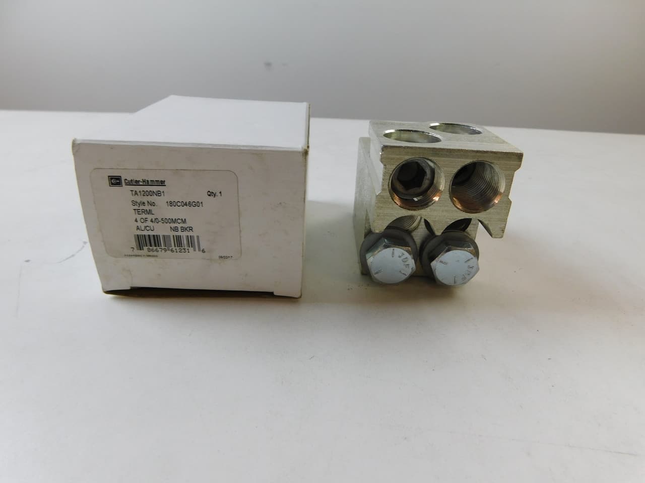 Eaton TA1200NB1 TA1200NB1 Eaton - Eaton molded case circuit breaker accessory terminal, Standard Cu/Al pressure terminals, 1200 A, (4) #4/0 AWG-500 kcmil, N-Frame, Frame J-K, Series G Eaton TA1200NB1 TA1200NB1 Eaton - Eaton molded case circuit breaker accessory terminal, Standard Cu/Al pressure terminals, 1200 A, (4) #4/0 AWG-500 kcmil, N-Frame, Frame J-K, Series G