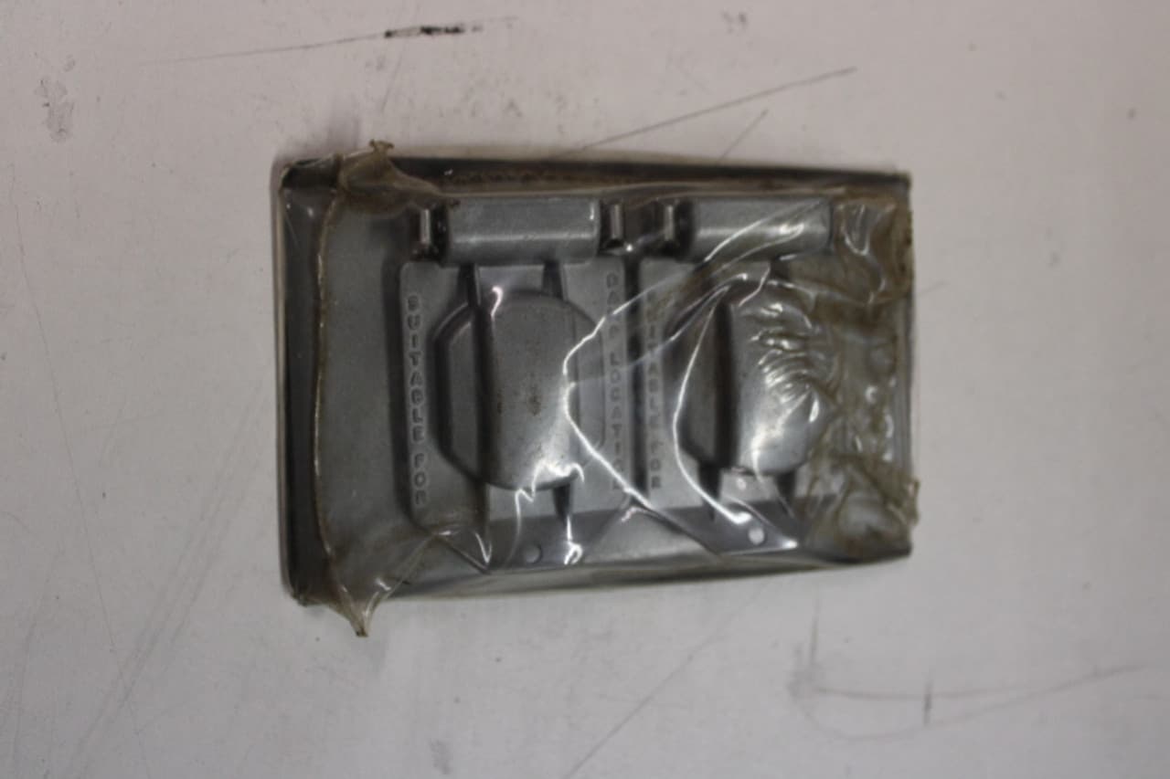 Thomas & Betts WR81-C THOMAS & BETTS WR81-C Outlet Boxes/Covers/Accessories EA Thomas & Betts WR81-C THOMAS & BETTS WR81-C Outlet Boxes/Covers/Accessories EA