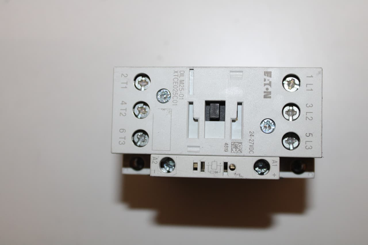 Eaton XTCE025C01TD XTCE025C01TD Eaton - Eaton XT IEC contactor, 25A, 24-27 Vdc, 1NC, 25A, Frame C, 45 mm, 2, 3, 5/ 7.5, 10, 15, 20 hp (1/3PH @115, 200, 230/200, 230, 460, 575 V), Three-pole, Non-reversing, XT IEC series, Screw terminals, Full voltage non-reversing contactor Eaton XTCE025C01TD XTCE025C01TD Eaton - Eaton XT IEC contactor, 25A, 24-27 Vdc, 1NC, 25A, Frame C, 45 mm, 2, 3, 5/ 7.5, 10, 15, 20 hp (1/3PH @115, 200, 230/200, 230, 460, 575 V), Three-pole, Non-reversing, XT IEC series, Screw terminals, Full voltage non-reversing contactor