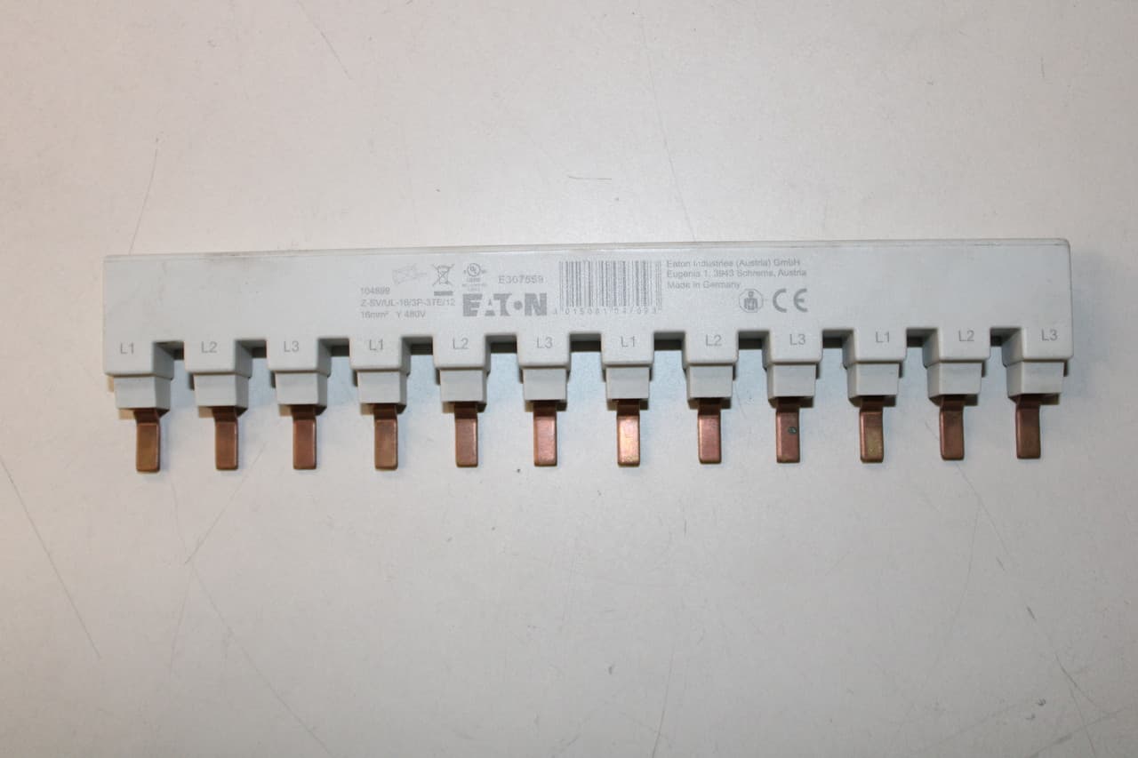 Eaton Z-SV/UL-16/3P-3TE/12 Z-SV/UL-16/3P-3TE/12 Eaton - UL 489 Miniature Circuit Breaker Accessory - Terminal Type Phase Bus Bar Eaton Z-SV/UL-16/3P-3TE/12 Z-SV/UL-16/3P-3TE/12 Eaton - UL 489 Miniature Circuit Breaker Accessory - Terminal Type Phase Bus Bar