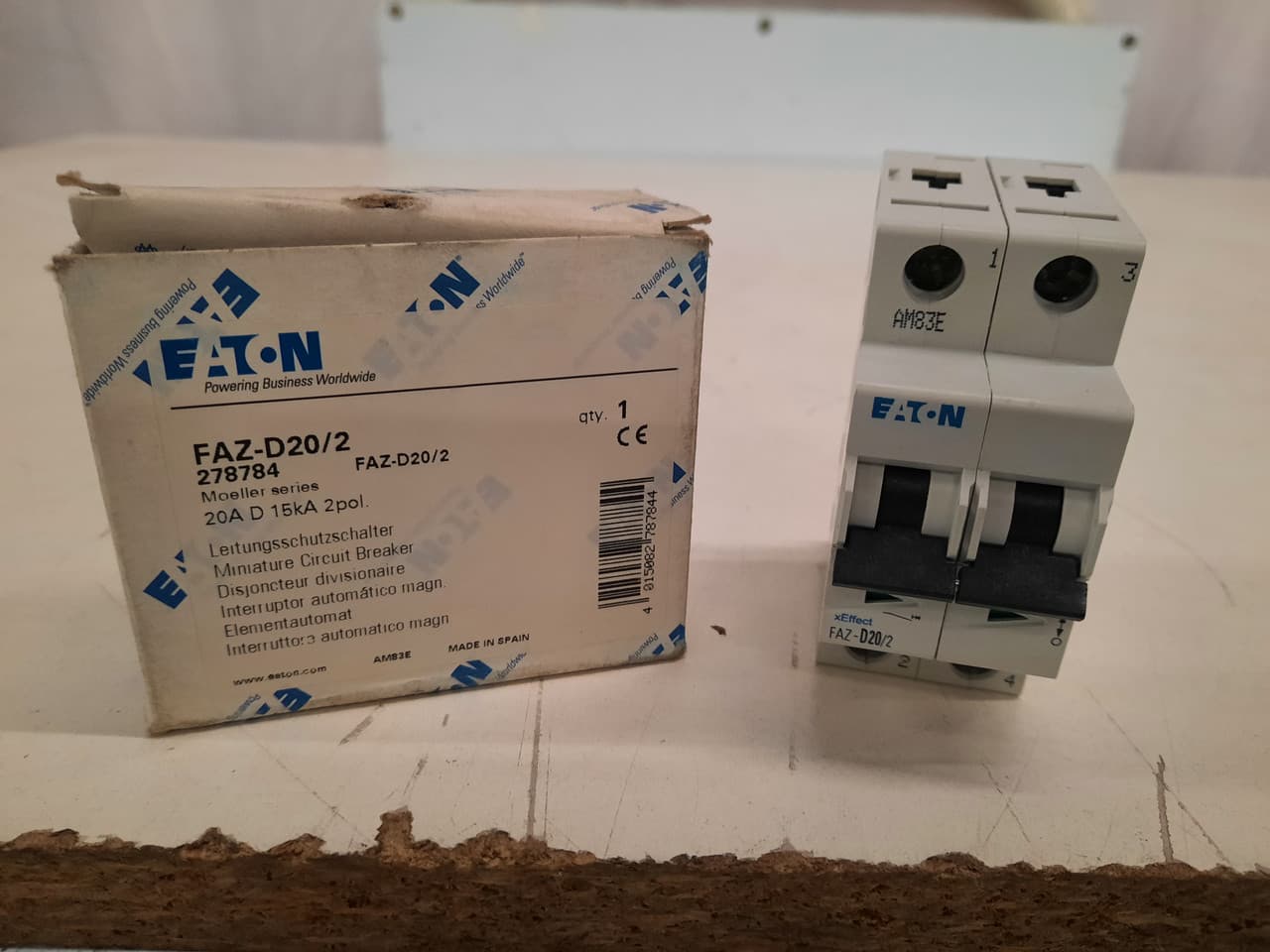 Eaton FAZ-D20/2 Eaton FAZ supplementary protector,UL 1077 Industrial miniature circuit breaker - supplementary protector,High levels of inrush current are expected,20 A,15 kAIC,Two-pole,10-20X /n,50-60 Hz,Standard terminals,D Curve Eaton FAZ-D20/2 Eaton FAZ supplementary protector,UL 1077 Industrial miniature circuit breaker - supplementary protector,High levels of inrush current are expected,20 A,15 kAIC,Two-pole,10-20X /n,50-60 Hz,Standard terminals,D Curve