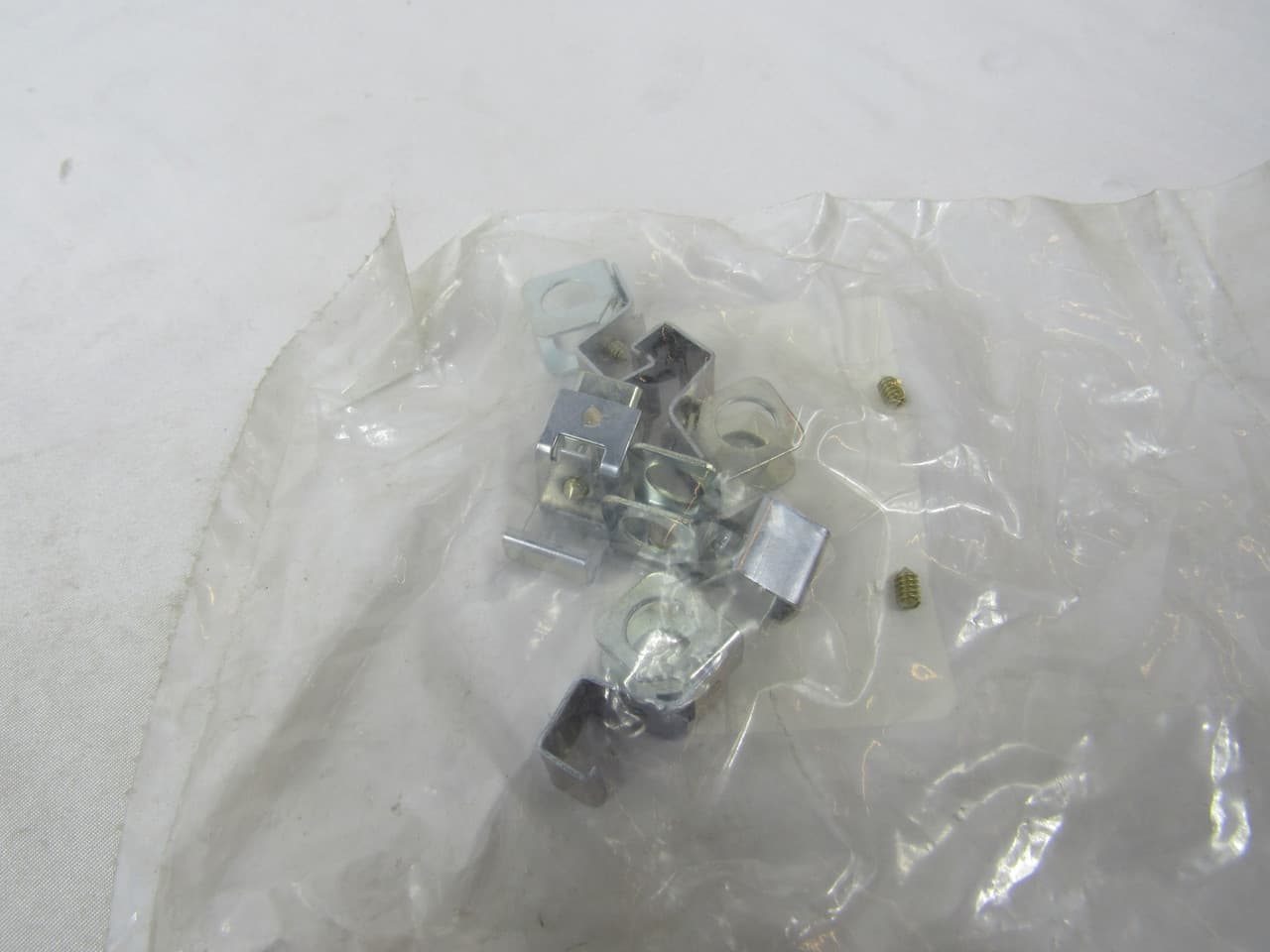 Eaton BRLW2 BRLW2 Eaton - Eaton Handle Lockoff,Suitable for two-pole type BR circuit breakers in single-phase MLO loadcenters through 125A,Handle lockoff for two- and three-pole Type BR circuit breaker,Quantity: 10,For two-,three-pole BR breaker Eaton BRLW2 BRLW2 Eaton - Eaton Handle Lockoff,Suitable for two-pole type BR circuit breakers in single-phase MLO loadcenters through 125A,Handle lockoff for two- and three-pole Type BR circuit breaker,Quantity: 10,For two-,three-pole BR breaker