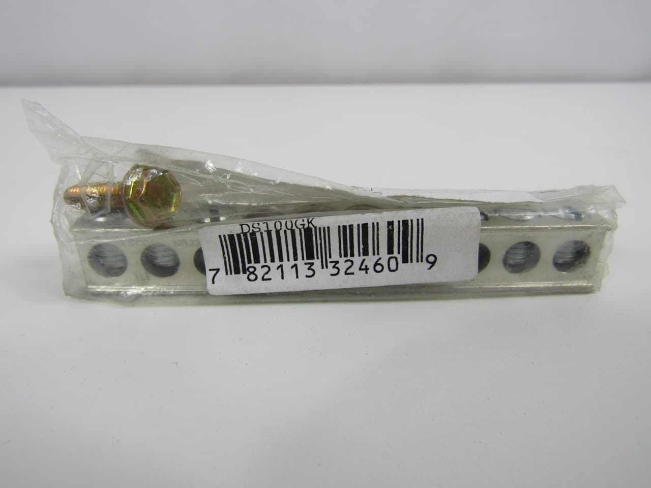 Eaton DS100GK DS100GK Eaton - Eaton safety switch ground lug kit,Used with 30-100A heavy-duty, double-throw safety switches,Deadfront/operating mechanism (with key interlock provision),3000A, 4000A,Top/bottom,NEMA 1 Eaton DS100GK DS100GK Eaton - Eaton safety switch ground lug kit,Used with 30-100A heavy-duty, double-throw safety switches,Deadfront/operating mechanism (with key interlock provision),3000A, 4000A,Top/bottom,NEMA 1