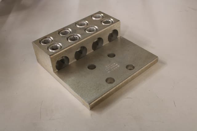 T4A4-800N Part Image. Manufactured by Ilsco.