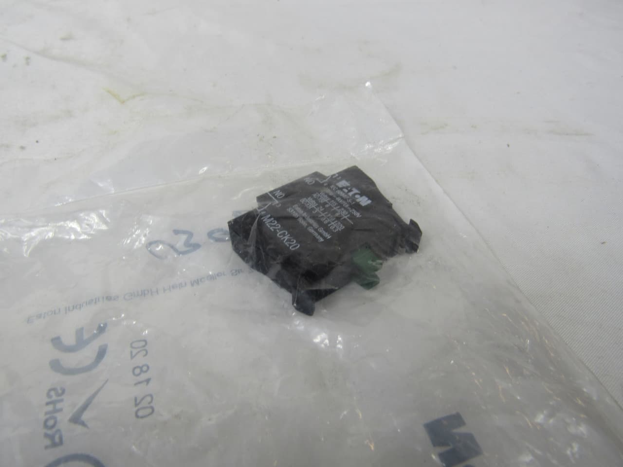 Eaton M22-CK20 M22-CK20 Eaton - Eaton M22 pushbutton contact block, M22 contact block, 22.5 mm, Front, Spring-cage, Button: Black, 2NO, IP65 Eaton M22-CK20 M22-CK20 Eaton - Eaton M22 pushbutton contact block, M22 contact block, 22.5 mm, Front, Spring-cage, Button: Black, 2NO, IP65
