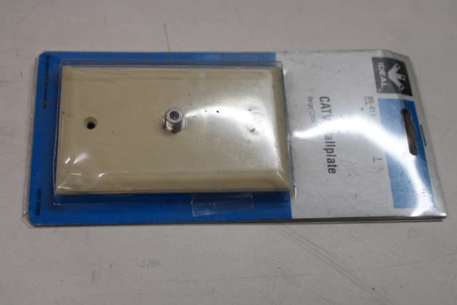 85-411 Part Image. Manufactured by Ideal Industries.