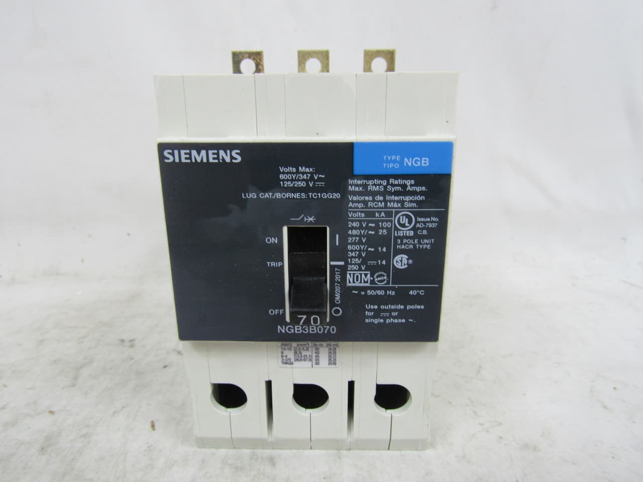 Siemens NGB3B070 240/480/600/347 VAC 50/60 Hz, 125/250 VDC, 70 A, 100 kA, 3-Pole, Molded Case, Thermal Magnetic Trip Unit Siemens NGB3B070 240/480/600/347 VAC 50/60 Hz, 125/250 VDC, 70 A, 100 kA, 3-Pole, Molded Case, Thermal Magnetic Trip Unit