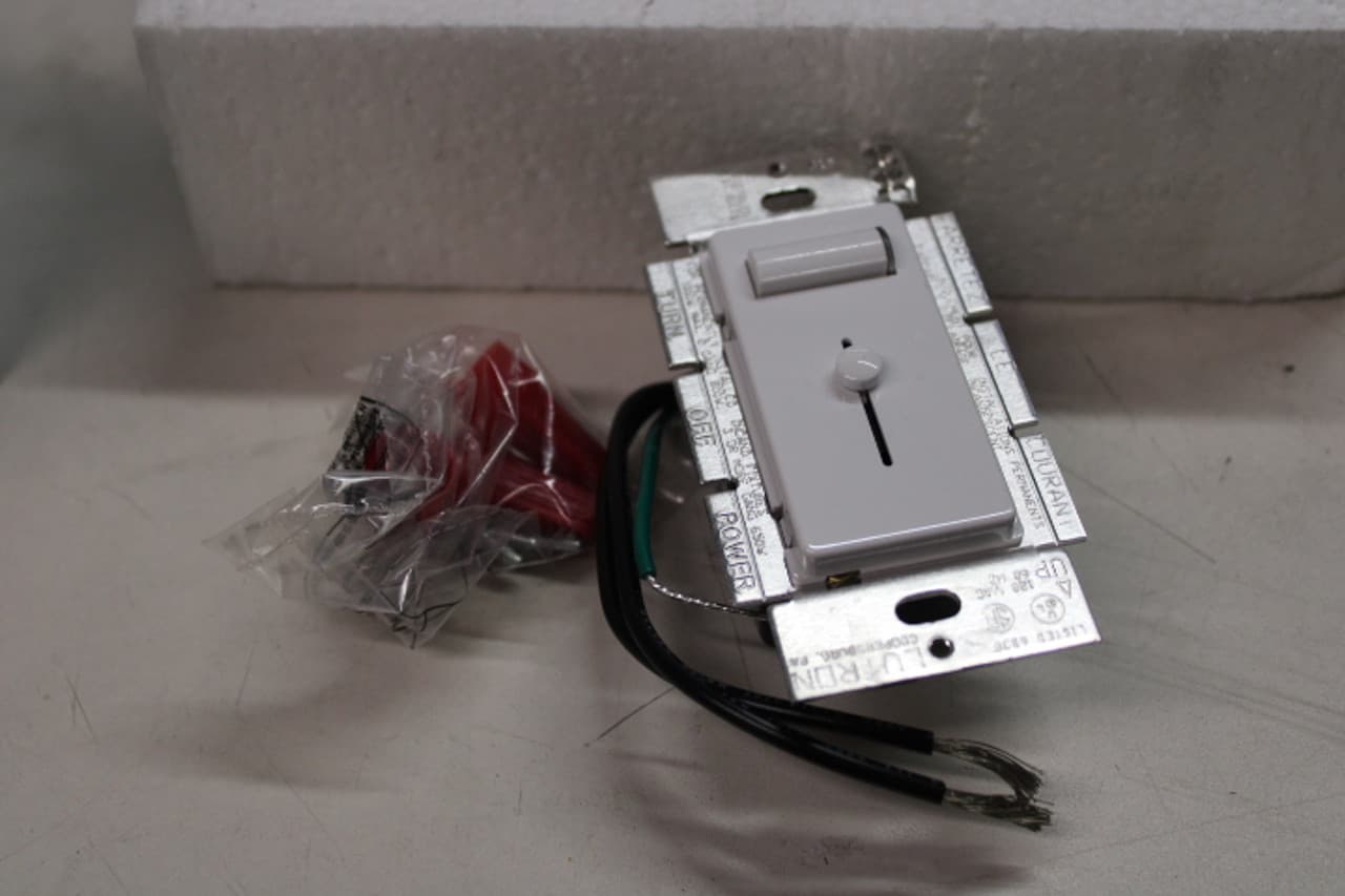 Lutron LX-10PL-WH Lutron LX-10PL-WH Light and Dimmer Switches EA Lutron LX-10PL-WH Lutron LX-10PL-WH Light and Dimmer Switches EA